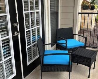 Hill Country Galleria Getaway - Bee Cave - Balkon