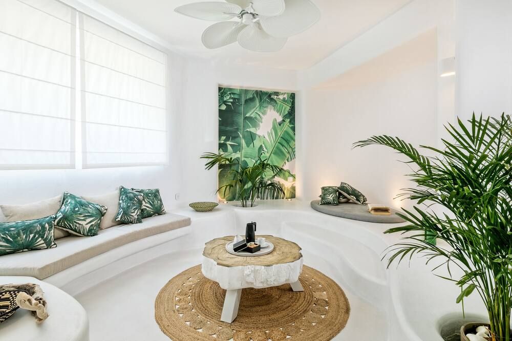 ليلي ريزيدنس-اال سي فيو سويتس | لبالغين فقط