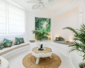 Lilly Residence-All Sea View Suites | Adults Only - Naousa - Living room