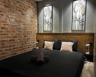 Riverbank Dungun Guesthouse & Cafe - Dungun - Bedroom