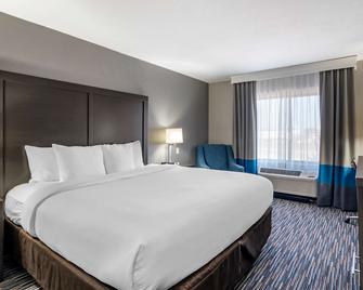 Comfort Inn & Suites - Emporia - Schlafzimmer