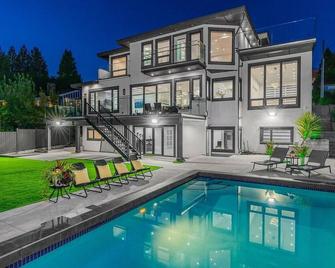 Luxury Large Modern Home with Pool - West Vancouver - Pool