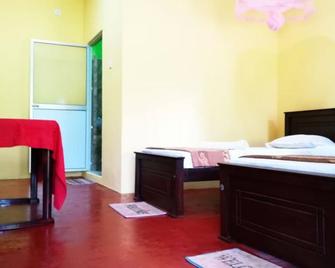 Araliya self Cooking Resort- Dambulla Unit 3 #Double Room - Dambulla - Bedroom