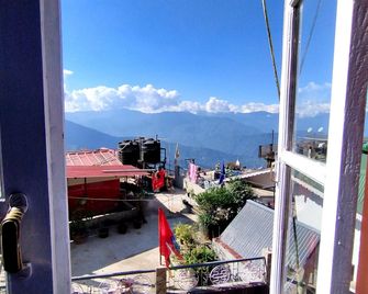 ゴルームゴカストゥリ宮殿ダージリン - ダージリン - バルコニー