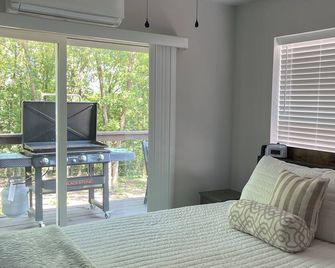 New Grand Lake Monkey Island, Deck, Hot Tub, Firepit 2 Blocks Frpublic Boat Ramp - Afton - Bedroom