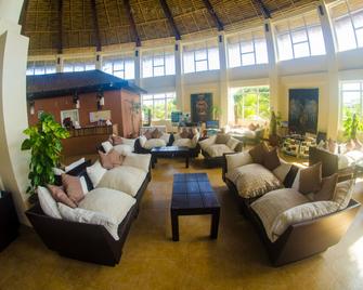 Media Luna Resort & Spa - Coxen Hole - Lobby