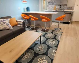 Your Best Relaxing Getaway, Near Sf/Oakland - Hayward - Living room
