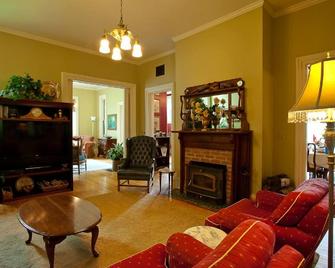 Apple Tree Lane Bed & Breakfast - Waupaca - Sala de estar