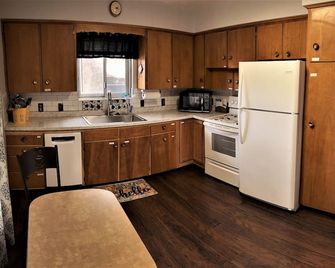 The Rock House near Temple and USU - Logan - Kitchen