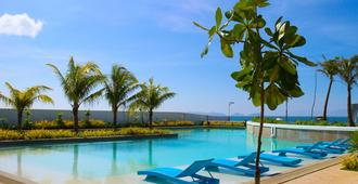 Ciriaco Hotel and Resort - Calbayog City - Piscina