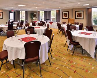 Holiday Inn Express & Suites Albany, An IHG Hotel - Albany - Restaurant