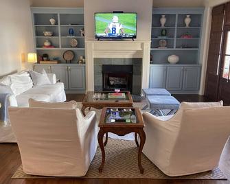 Free Shuttle to Stadium and Square - Each BD(3) has en suite BR - Oxford