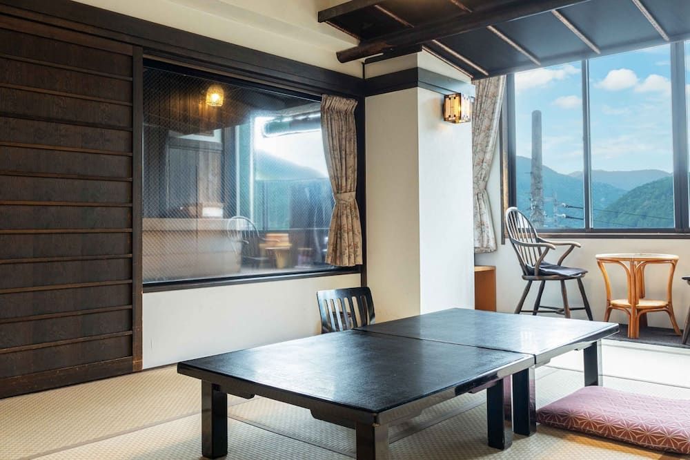 ساسارا جيرو هوت سبرينجز