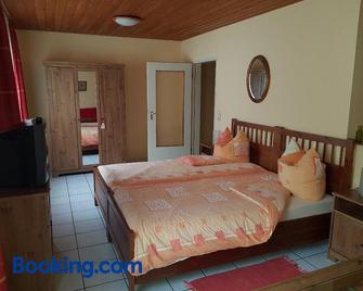 Hotel Restaurant Zur Hexe - Saarlouis - Bedroom
