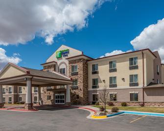 Holiday Inn Express & Suites Vernal - Dinosaurland - Vernal - Building