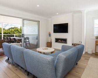Beachcomber at Currarong - Pet Friendly - 5 Mins Walk to Currarong Rockpools - Currarong - Sala de estar