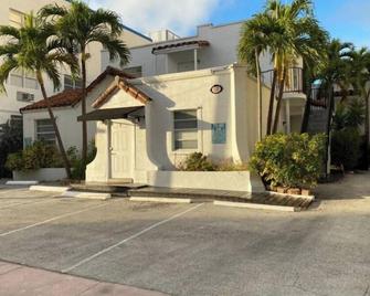 Goldenrod Stays Apt.2, one block from the beach - Miami Beach