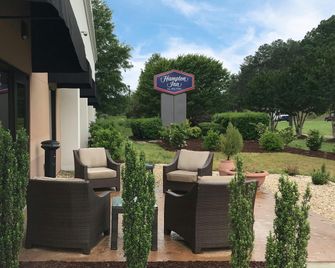 Hampton Inn Raleigh/Durham-Airport - Morrisville - Patio