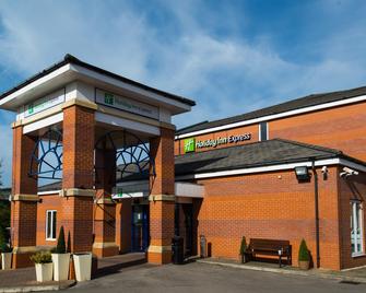 Holiday Inn Express Manchester - East - Manchester - Building