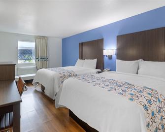 SureStay Plus Hotel by Best Western Niagara Falls East - Niagara Falls - Yatak Odası