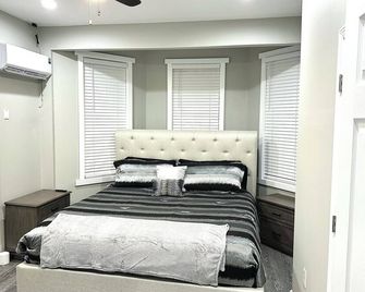 Charming 2-bedroom apartment in cool Baltimore with AC, WiFi - Baltimore - Schlafzimmer