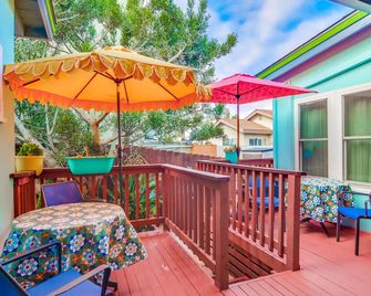 Quintessential Ocean Beach cottage just 1 block from the beach! - San Diego - Balcony