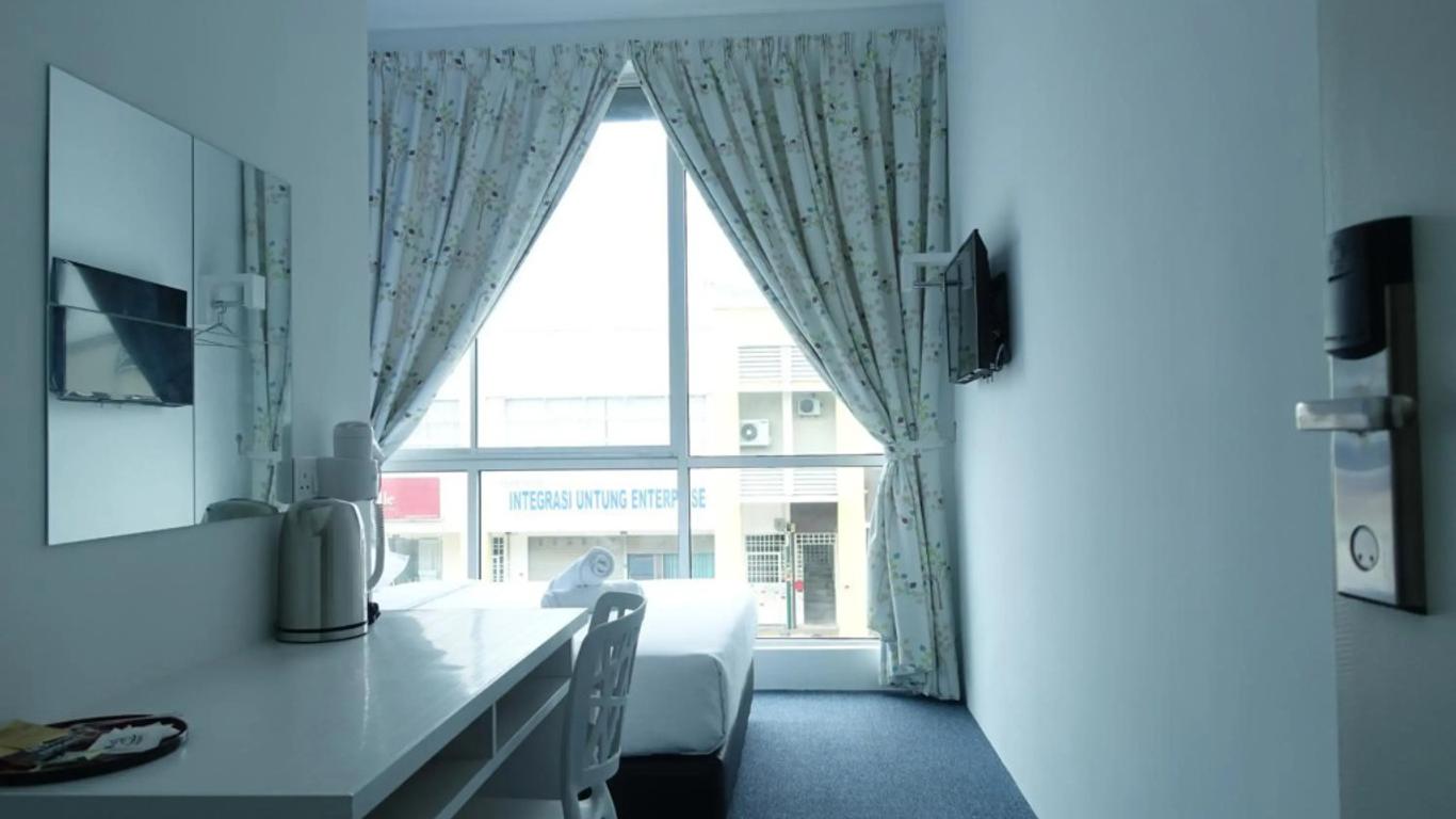 Lodge 10 Hotel