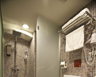 E-House Hotel - Taipei City - Bathroom