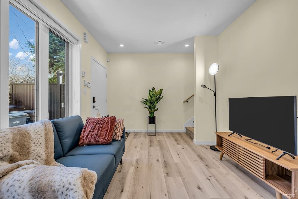 Brand-New Cozy & Spacious 2 Bed/1 Full Bathroom Laneway House - فانكوفر - غرفة معيشة