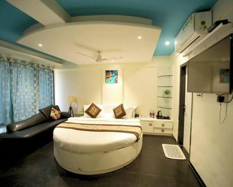 Hotel Panchvati Residency - Mumbai - Bedroom