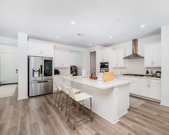 Wine Country | Pool. Spa. Game Room. Fire Pit. Bbq - Menifee - Cocina