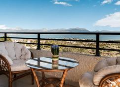Holiday Villa With Incredible sea View in Paralia Avlidas - Vathy - Balkon
