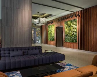 Near Lakefront & Downtown Attractions, Fitness Center, Bar - Cleveland - Salon