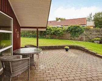 4 person holiday home in Esbjerg V - Esbjerg - Hol