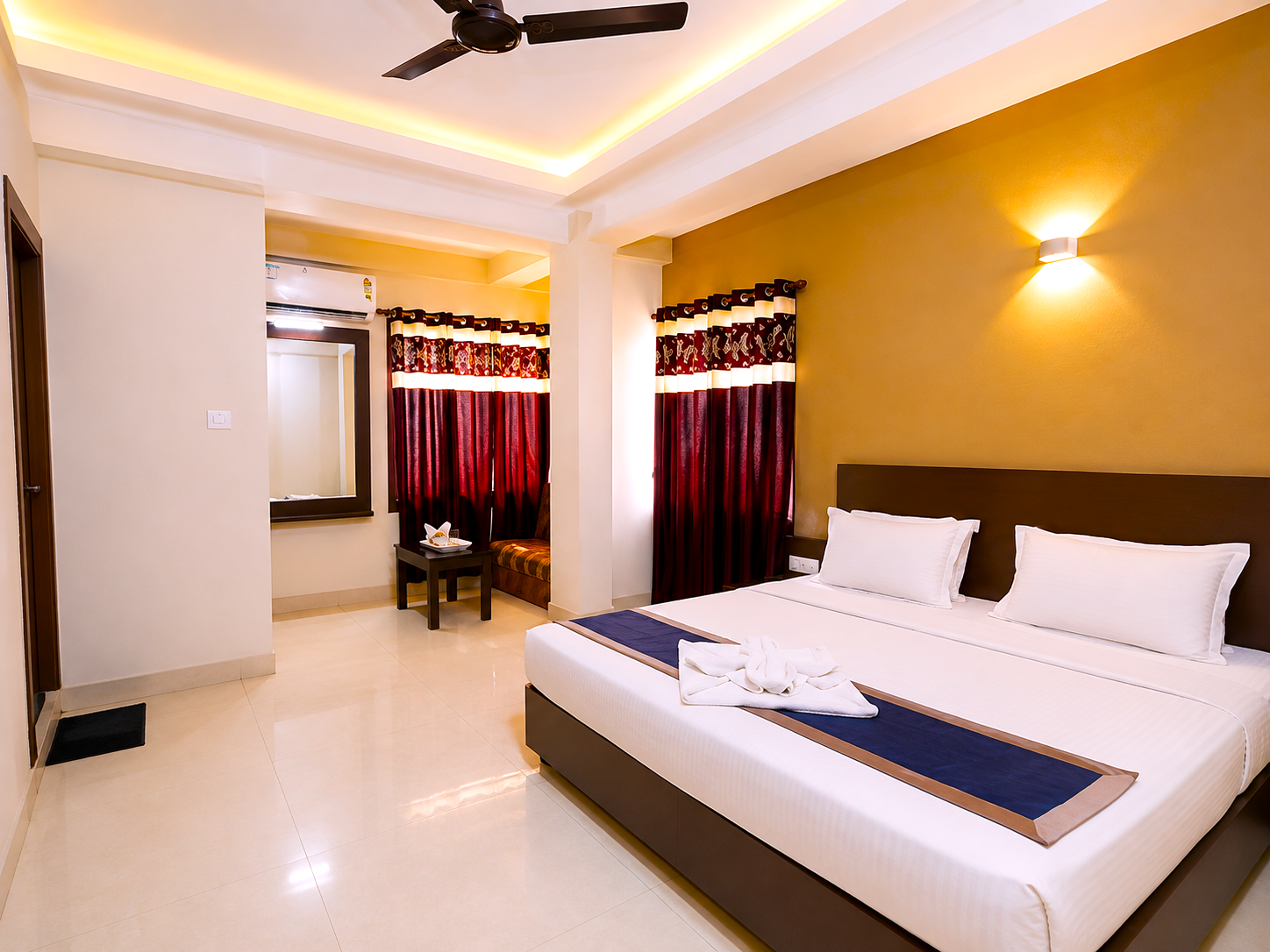 Goroomgo Uk Palace Puri - Near Temple And Walkable Distance From Swargadwar Golden Sea Beach - بوري - غرفة نوم