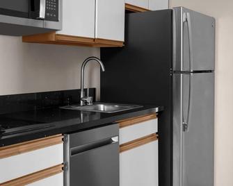 2 Relaxing Units | A Short Ride to Vineyards | Room w/ Kitchen - Pleasanton - Keuken