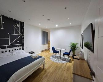 cosy 1-Bed Apartment in London Alexandra Palace - London - Bedroom