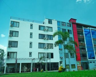 Hotel satyam - Jaunpur - Building
