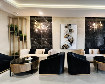 Elysium Tower Premium Serviced Apartments Facing Centaurus Mall Islamabad - Islamabad - Lounge