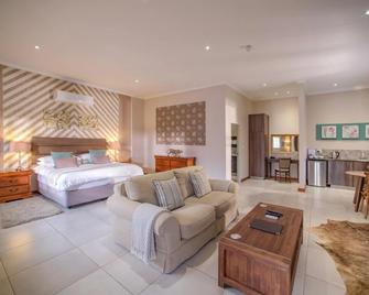 Monkey Thorn Guest Lodge - White River