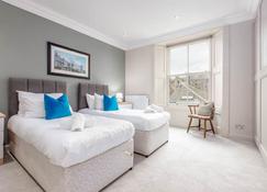Golfers Dream, 100 yards to Old Course, Parking - St. Andrews - Bedroom