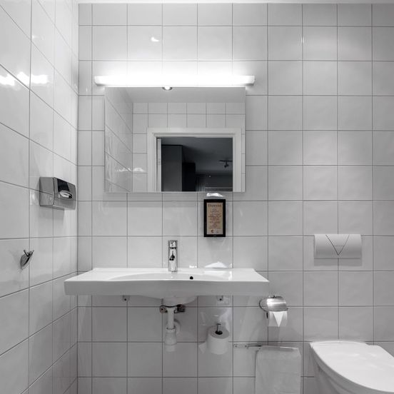 Avanti Hotel Apartments image 1