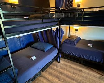 Ith Mission Beach Backpacker Hostel - San Diego - Quarto