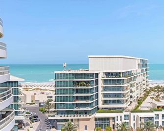 Silkhaus Luxury 2BDR with Maid Room in Ajwan Towers - Abu Dhabi - Rakennus