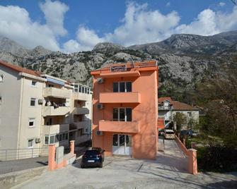 Marinero Apartments - Kotor - Building