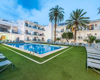 Eix Alcudia Hotel +18 - Alcúdia - Pool
