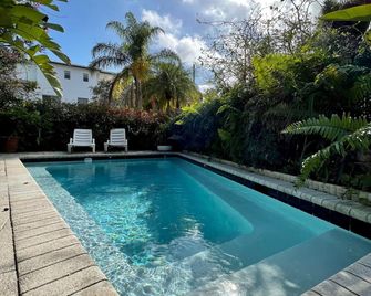 Bright Stylish Apt in Las Olas Blvd Victoria Park - Fort Lauderdale - Zwembad