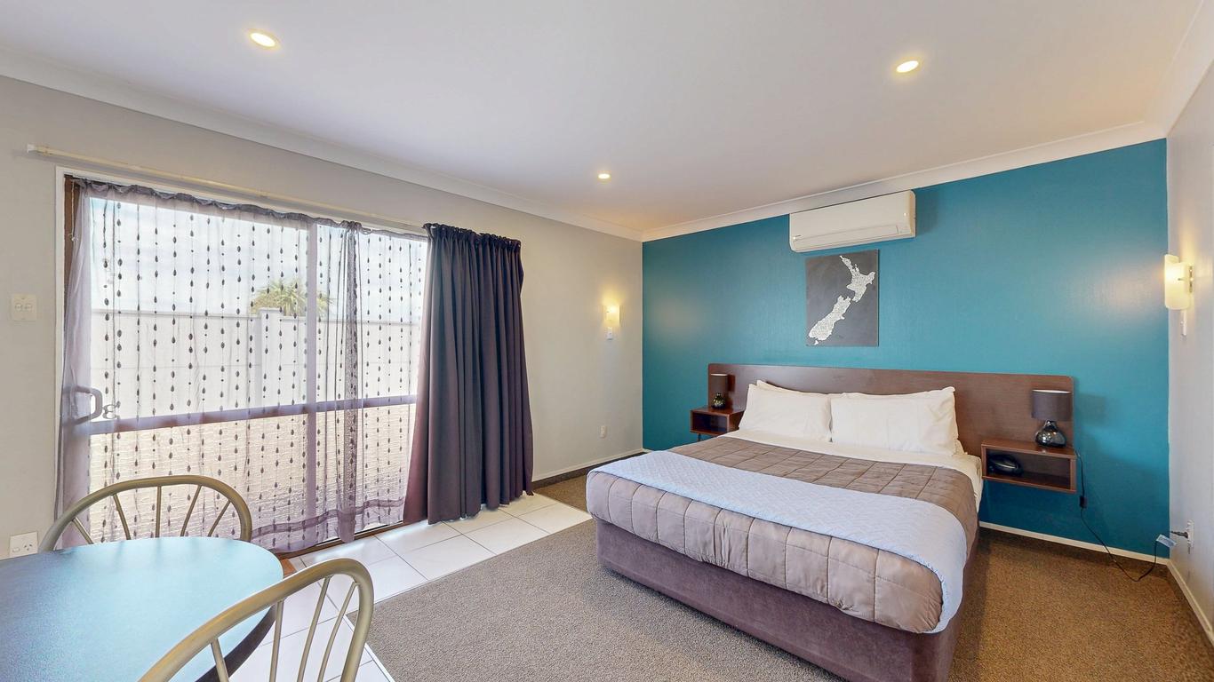 Albatross Motel
