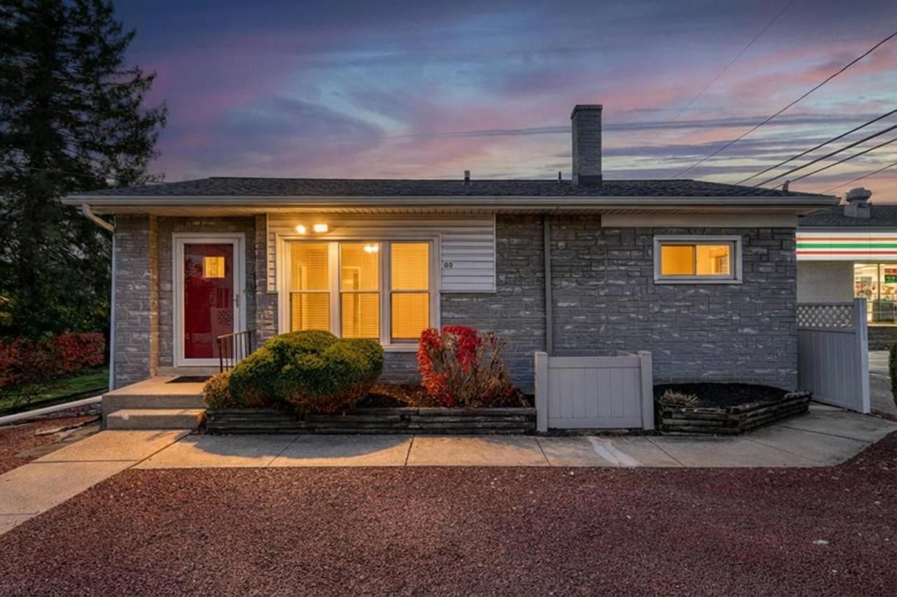 Suites On Chocolate - The Annville Cottage