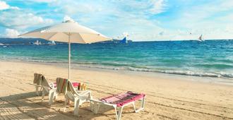 그랜드 블루 비치 호텔 말레이 - 보라카이 - 해변